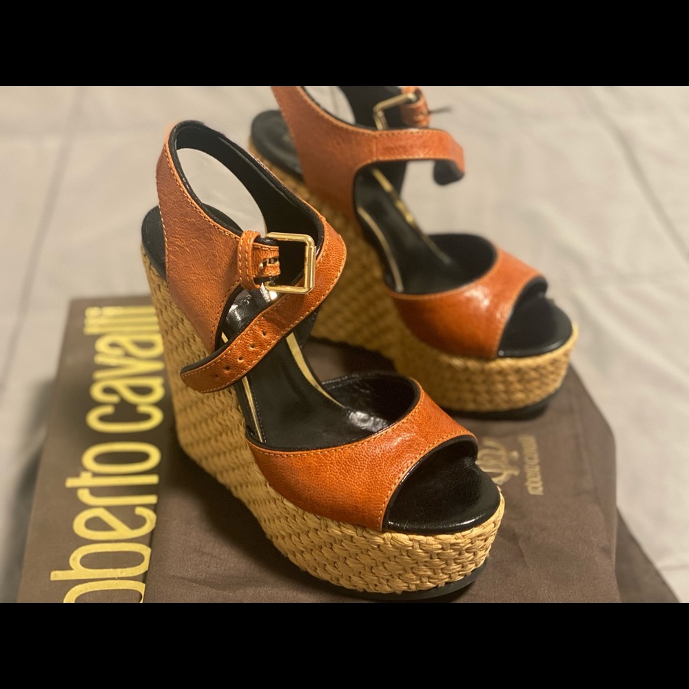 Authentic Roberto Cavalli wedge heels in brown.